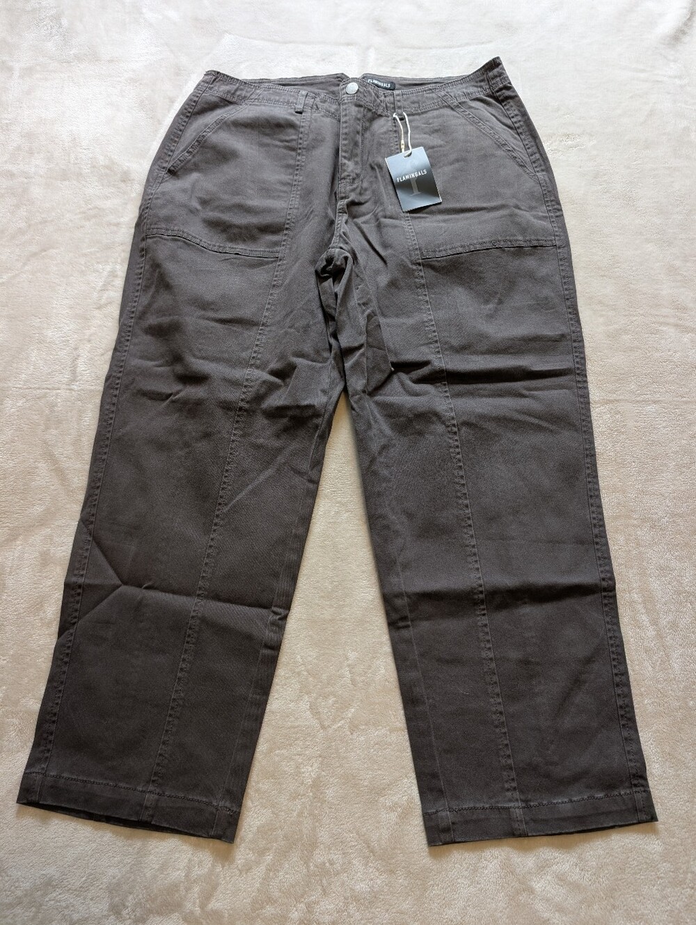 Flamingals Solid Stitch Detail Mid Waist Barrel Leg Crop Pants NWT XL - Picture 3 of 8